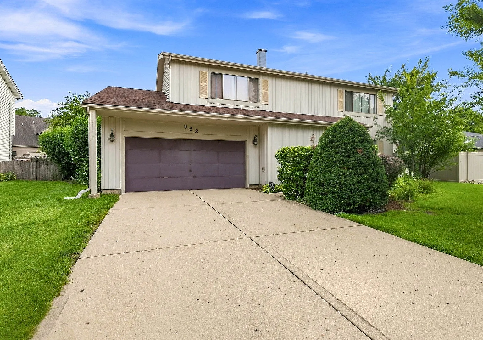 4 bed, 2.5 bath, 2028 sqft, $3,350 — Photo 1