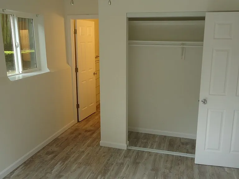 Glenview West Apartments — Photo 41