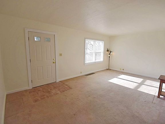 4th image of 503 E 8th St