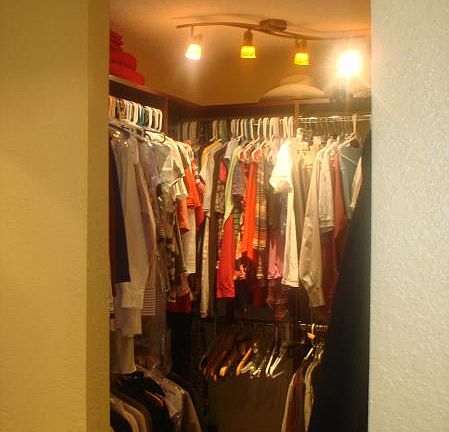 4th image of 972 Glenview Cir