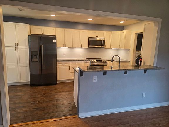 3rd image of 5314 Brookstone Ln