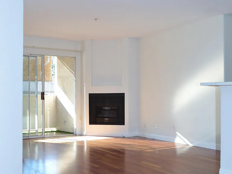 15455 Sherman Way #107 — Photo 11