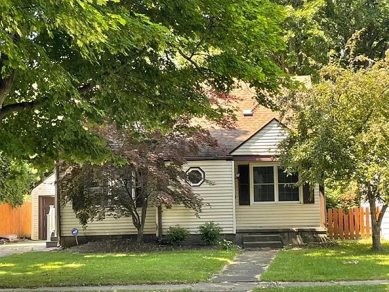 66 Woodridge Ave — Photo 1