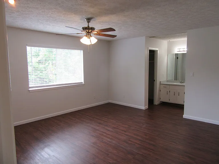 8629 Deerpoint Dr — Photo 24