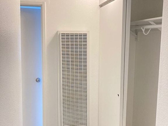 4th image of 1020 Roswell Ave APT A