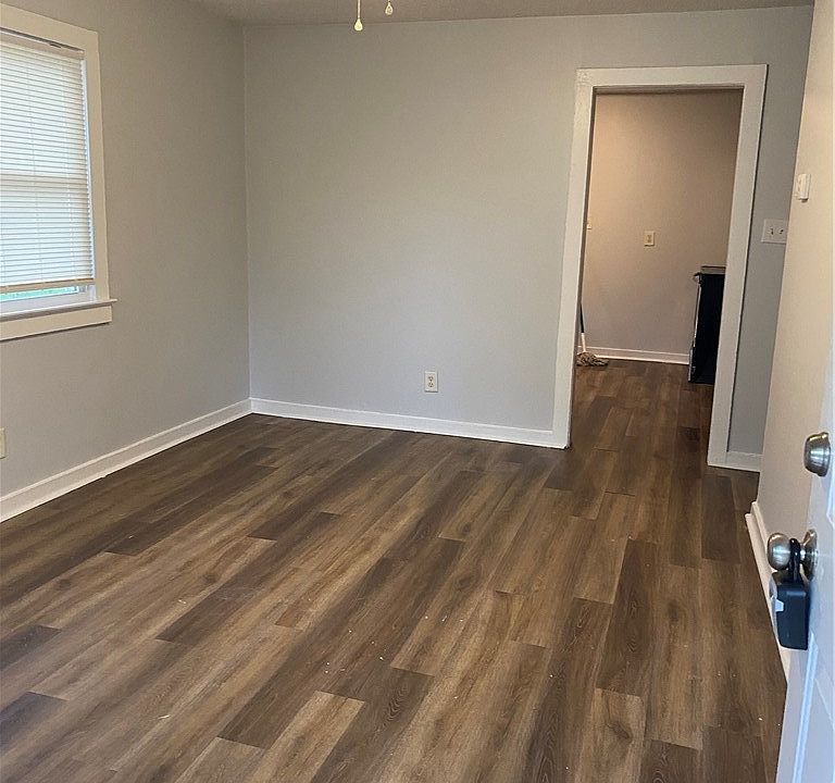 1st image of 1146 Parker St