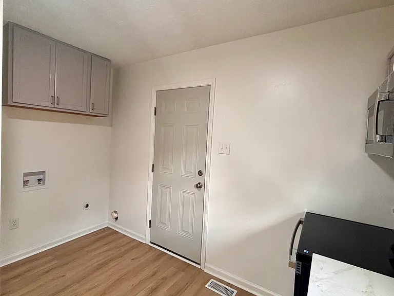 315 E Brown St — Photo 18