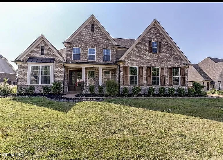 4345 Mitchell Pl — Photo 1