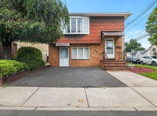 260 Front St, Secaucus, NJ 07094