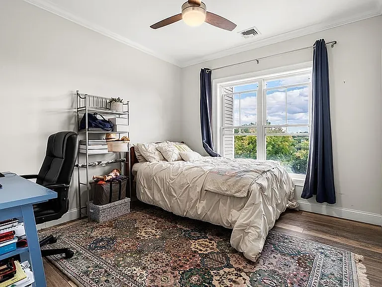 112 Main St #8 — Photo 11