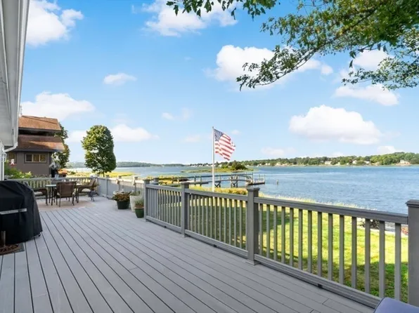 22 Riverside Dr, Berkley, MA 02779