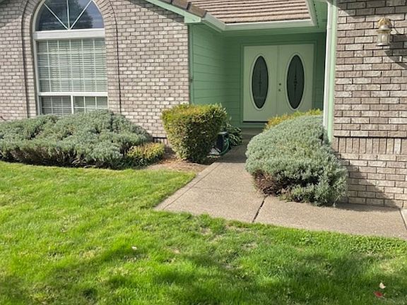 2nd image of 104 Amanda Ct