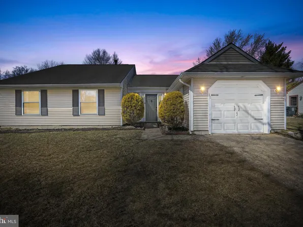15 Dunhill Dr, Voorhees, NJ 08043