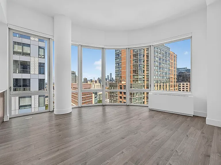 86 Fleet Pl #25R — Photo 3