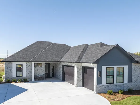 8362 W Waterway Ct, Maize, KS 67101