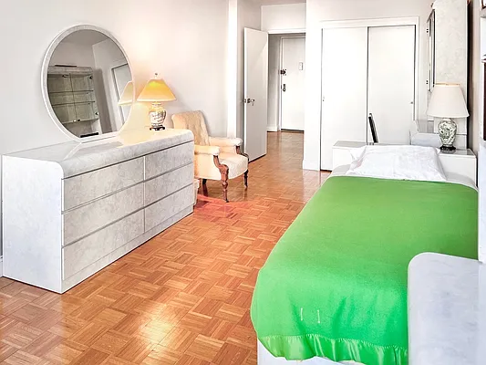 Rented by Keller Williams NYC | media 18