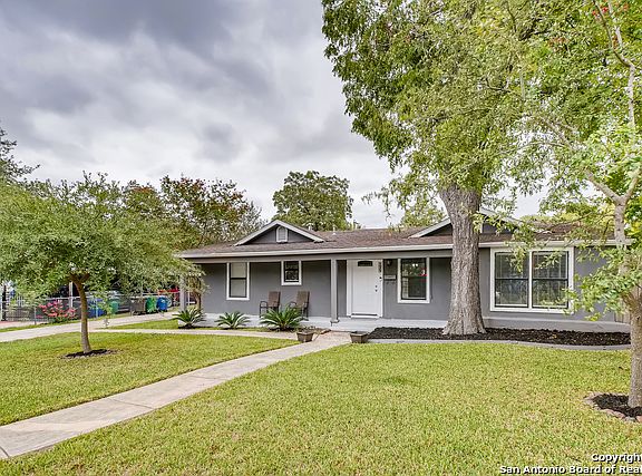2nd image of 138 Glamis Ave