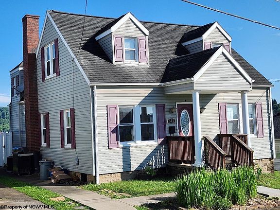 2nd image of 512 Columbia St