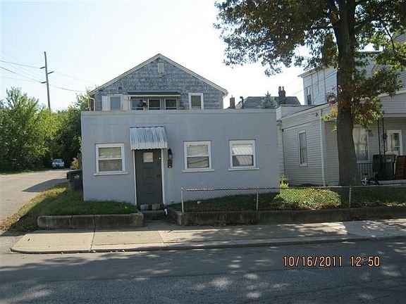 Home for Sale in Bellevue/Dayton/Wood, KY $169,900