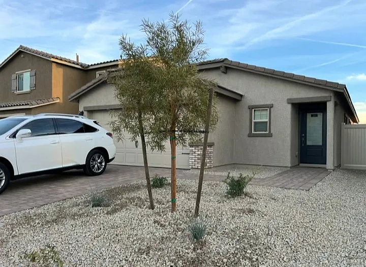 1561 Cowboy Path Ave — Photo 2