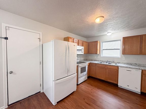 2nd image of 3841 Bay Village St