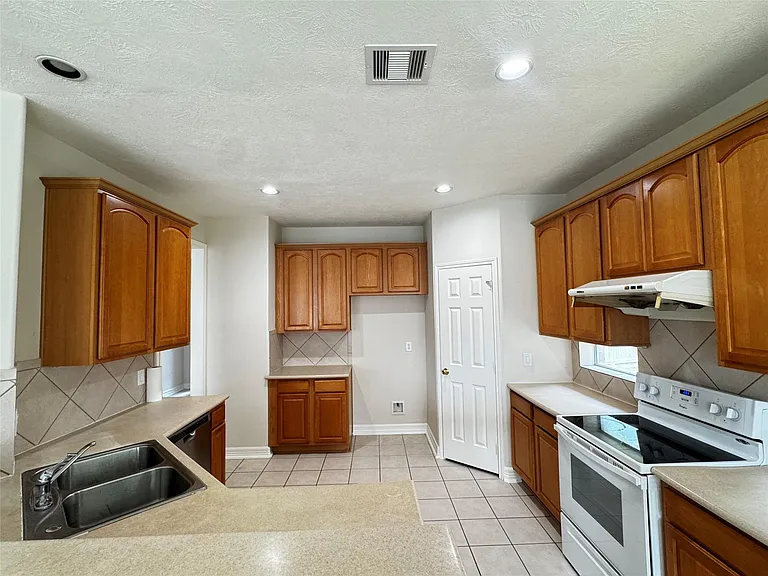 3002 Flintwood Dr — Photo 5
