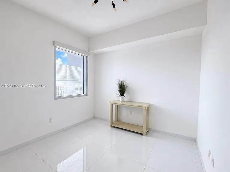 2020 N Bayshore Dr #2909 — Photo 15