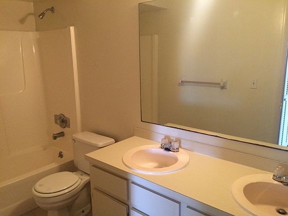 5th image of 4845 Manor Ct APT 3