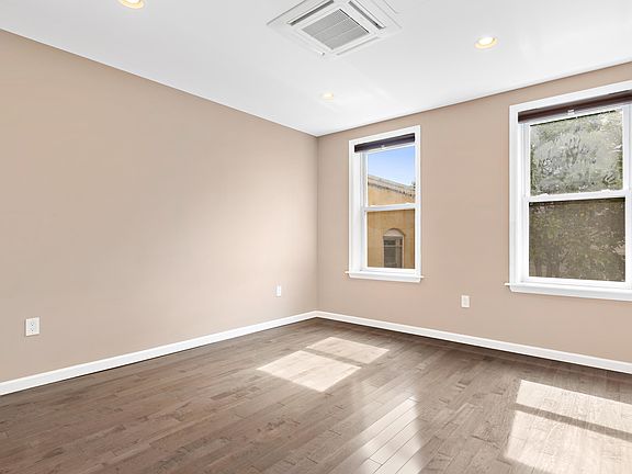 5th image of 2412 Palisade Ave