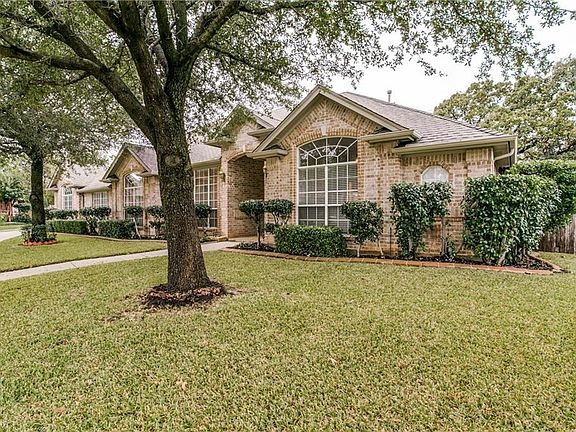 3rd image of 8801 Thornway Dr
