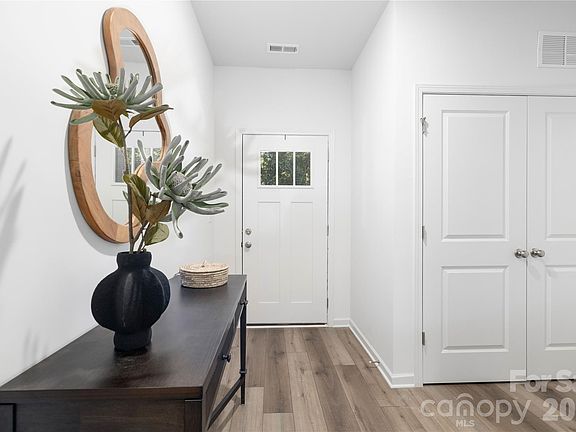 4th image of 6924 Ridge Lane Rd