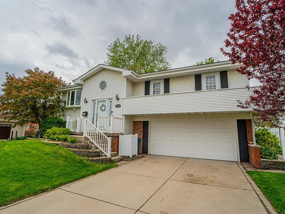 1st image of 9346 Parkway Dr