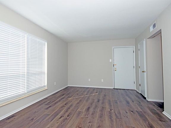 4th image of 10063 Willdan Dr