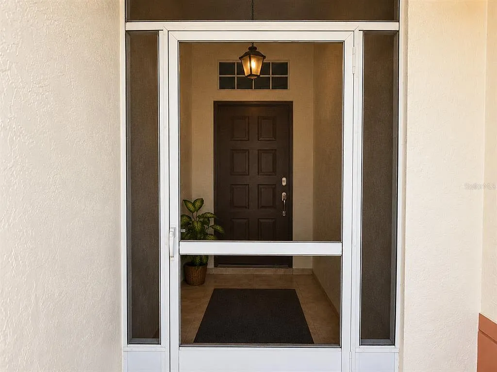 2 bed, 2.0 bath, 1564 sqft, $1,950 — Photo 2