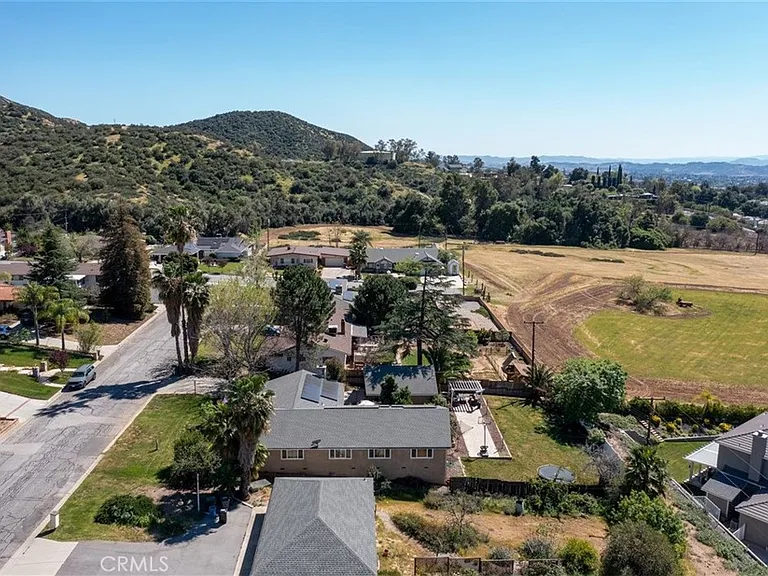 11758 Grant Dr — Photo 57