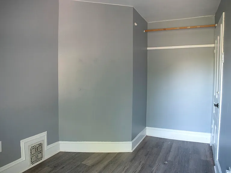 1203 S Farwell St — Photo 14
