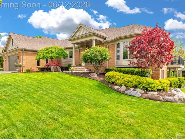 3737 Harbor Ln, East China, MI 48054