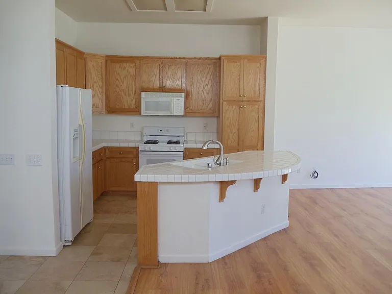 131 Legacy St — Photo 5