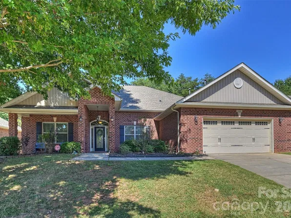 12411 Pine Terrace Ct, Charlotte, NC 28273