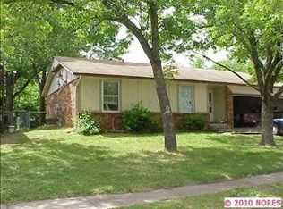 2806 Maple Dr, Sand Springs, OK 74063