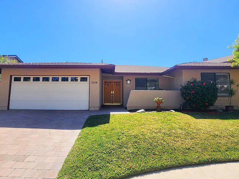 3104 Kingridge Way — Photo 1