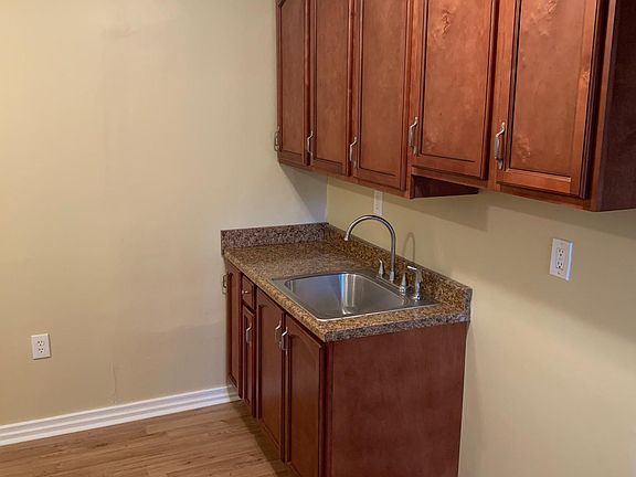3rd image of 2714 Cedar St #2