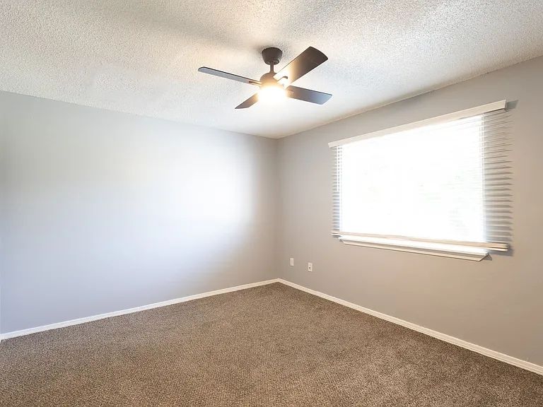 2628 Delavan Ave — Photo 13