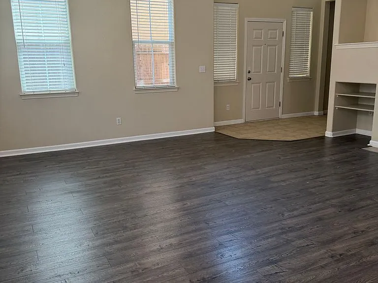 2348 La Villa Way — Photo 3