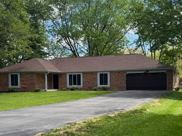 229 Village Dr E, Carmel, IN 46032