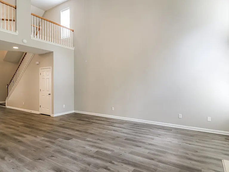 7601 Hilltop Way — Photo 6