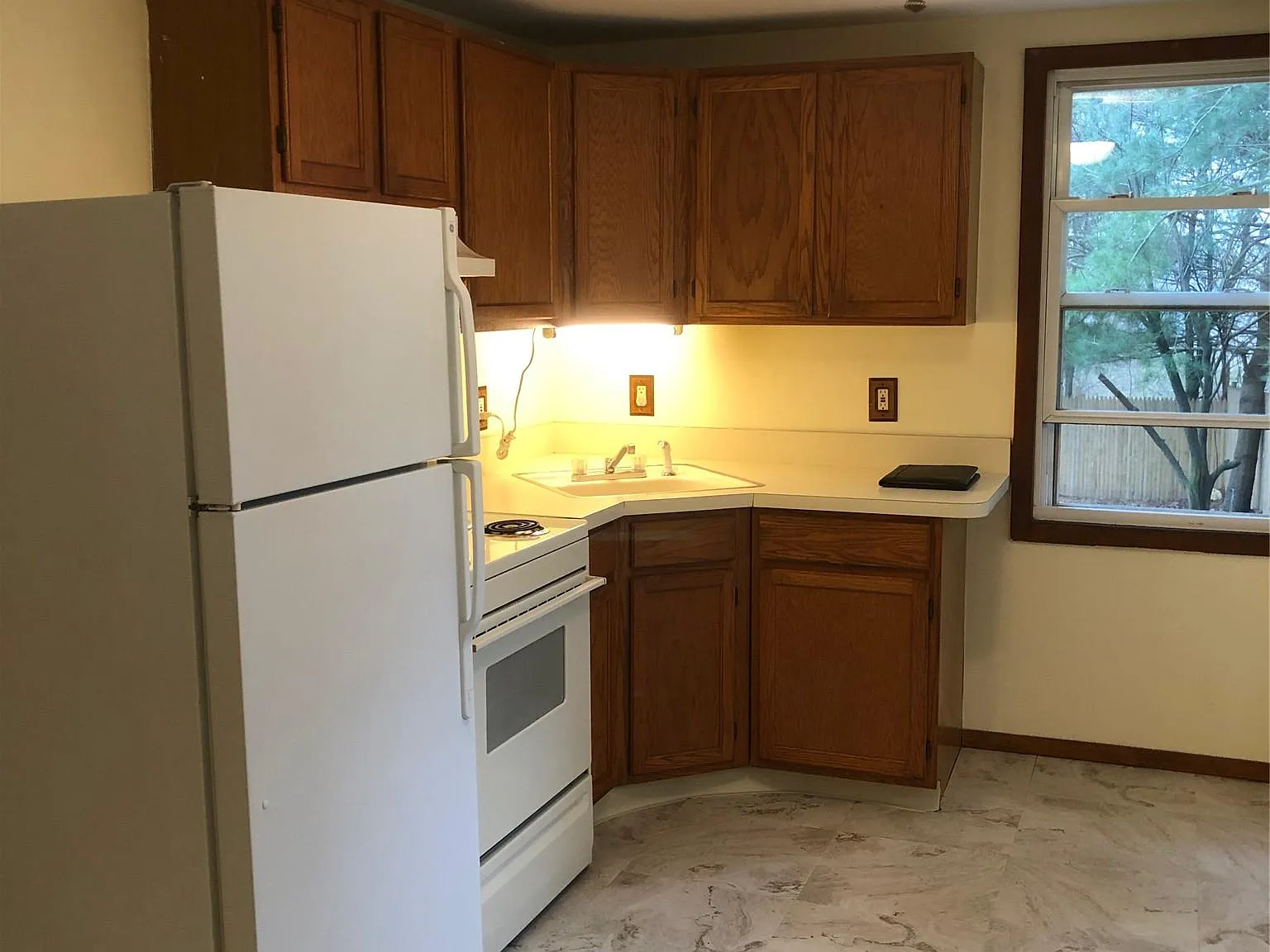 2 bed, 1.0 bath, 750 sqft, $2,750 — Photo 3