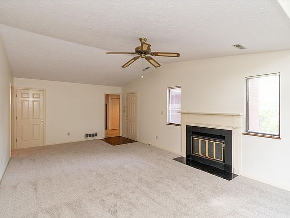 2nd image of 9208 Golden Oaks E