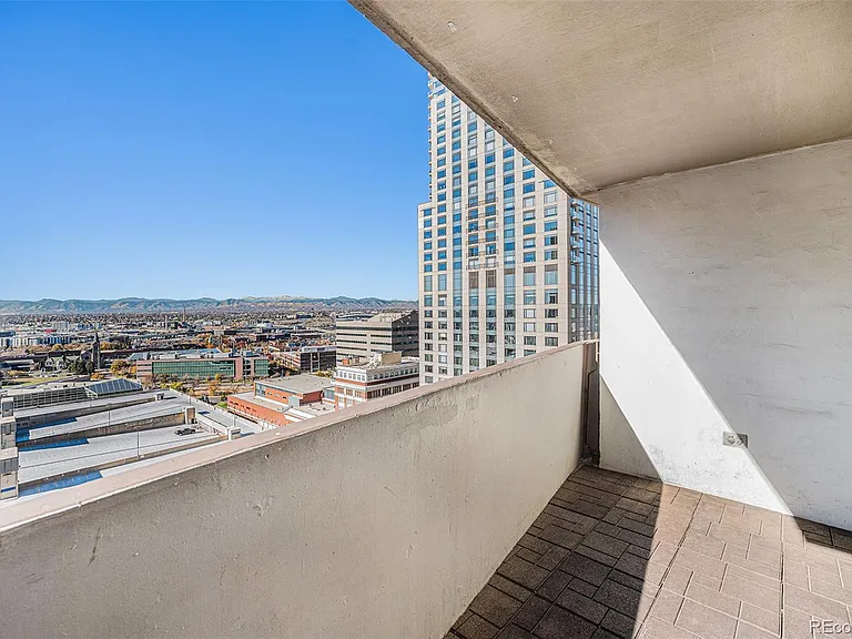 1020 15th St #21L — Photo 9