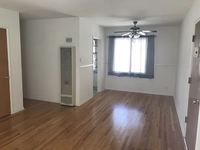 1055 Thompson Ave — Photo 5